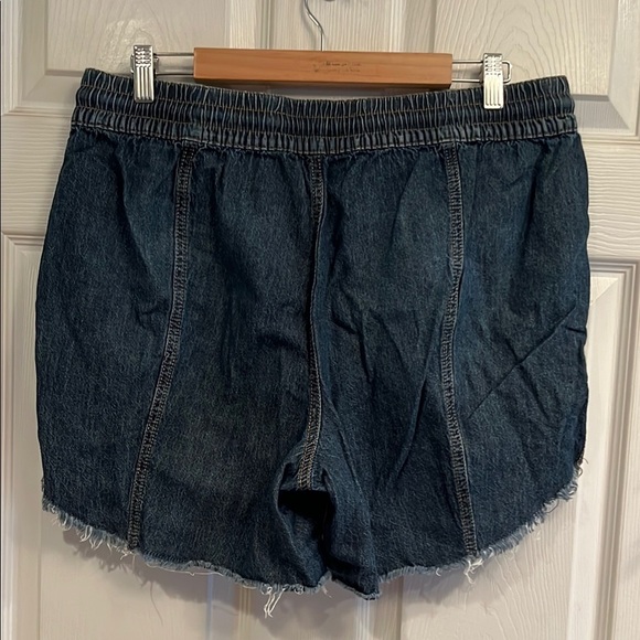 Maurices Blue Jean Shorts with Elastic Waistband and Frayed Hem - Picture 5 of 6